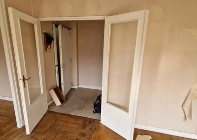 Entrée de l’appartement avant travaux de rénovation rue Raymond Marcheron à Vanves