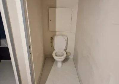 Toilettes avant rénovation intégrale, rue Rabelais, Vanves